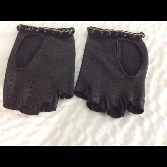 Authentic Chanel Patend - Picture 2 of 4